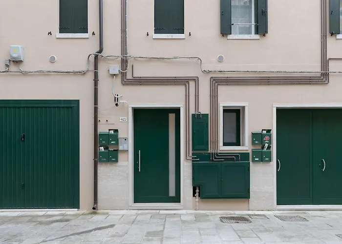 Vibes - Centro Storico E Mare شقة